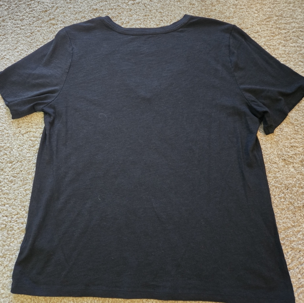 Banana Republic Malibu V Neck Tee Black - excellent condition - Picture 3 of 3